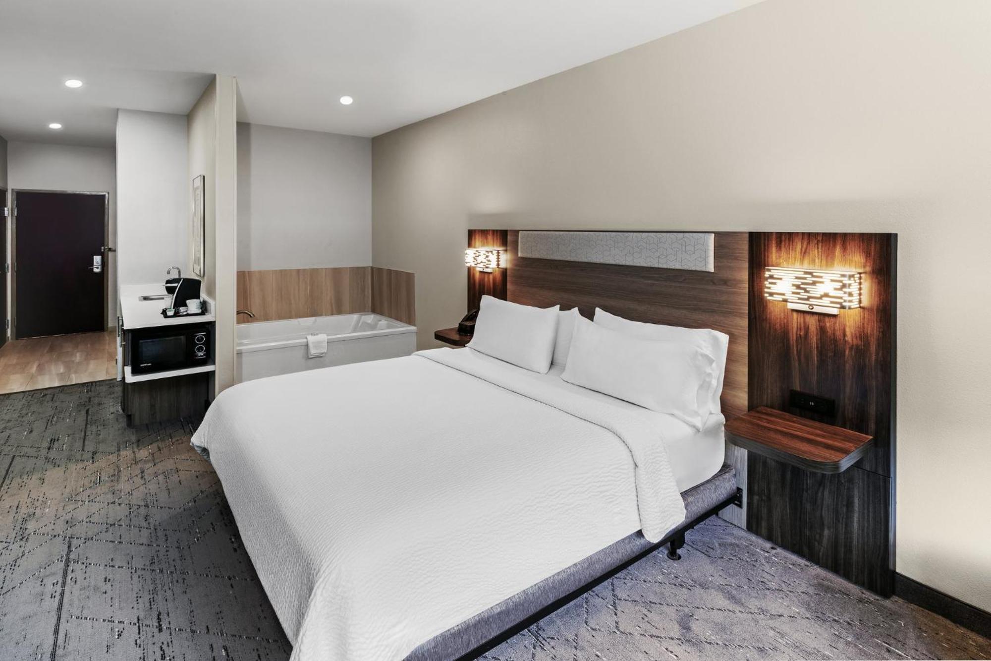 Holiday Inn Express Hotel & Suites Henderson - Traffic Star By Ihg Экстерьер фото