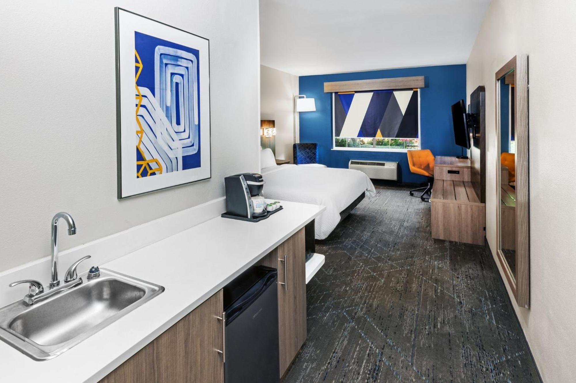 Holiday Inn Express Hotel & Suites Henderson - Traffic Star By Ihg Экстерьер фото