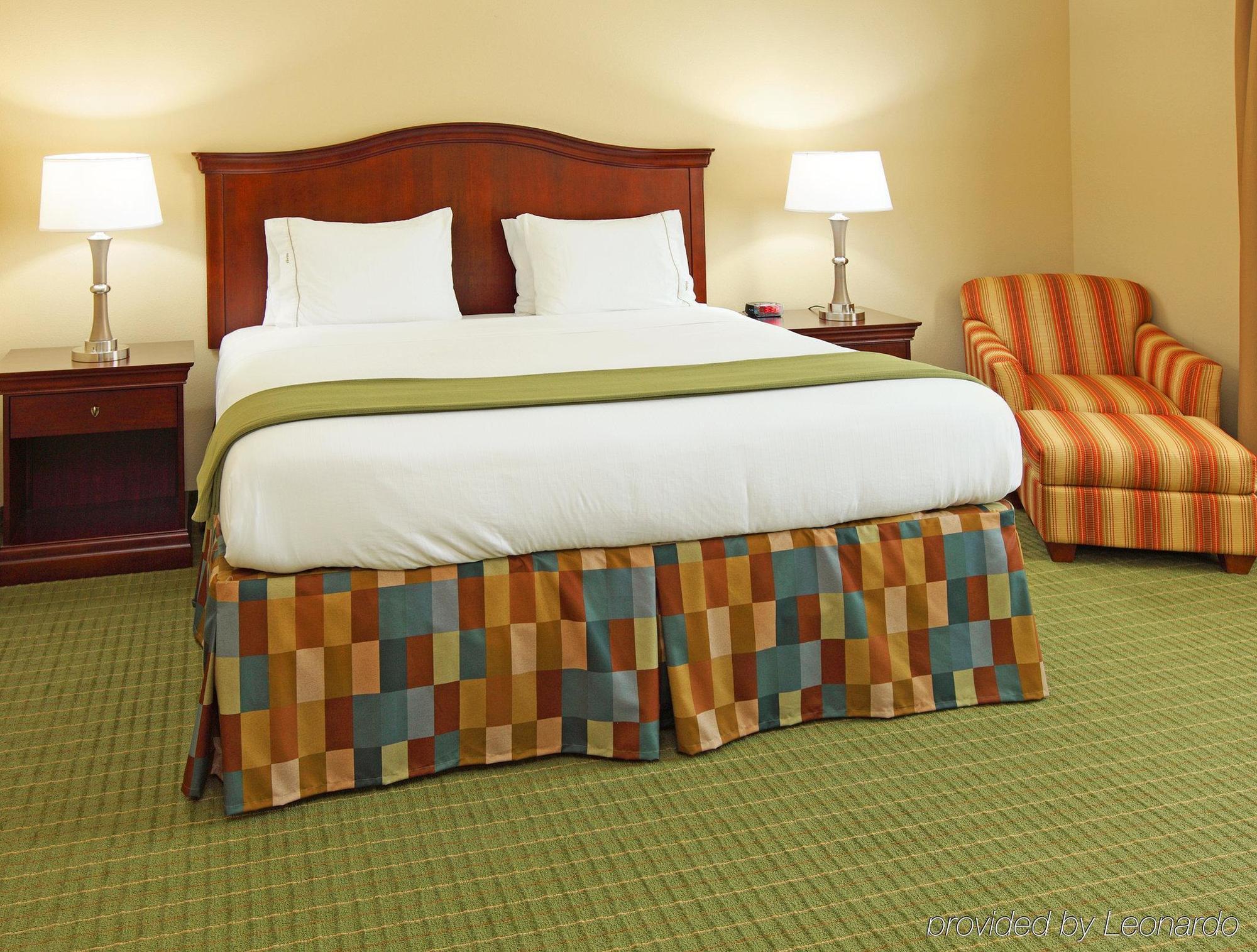 Holiday Inn Express Hotel & Suites Henderson - Traffic Star By Ihg Экстерьер фото