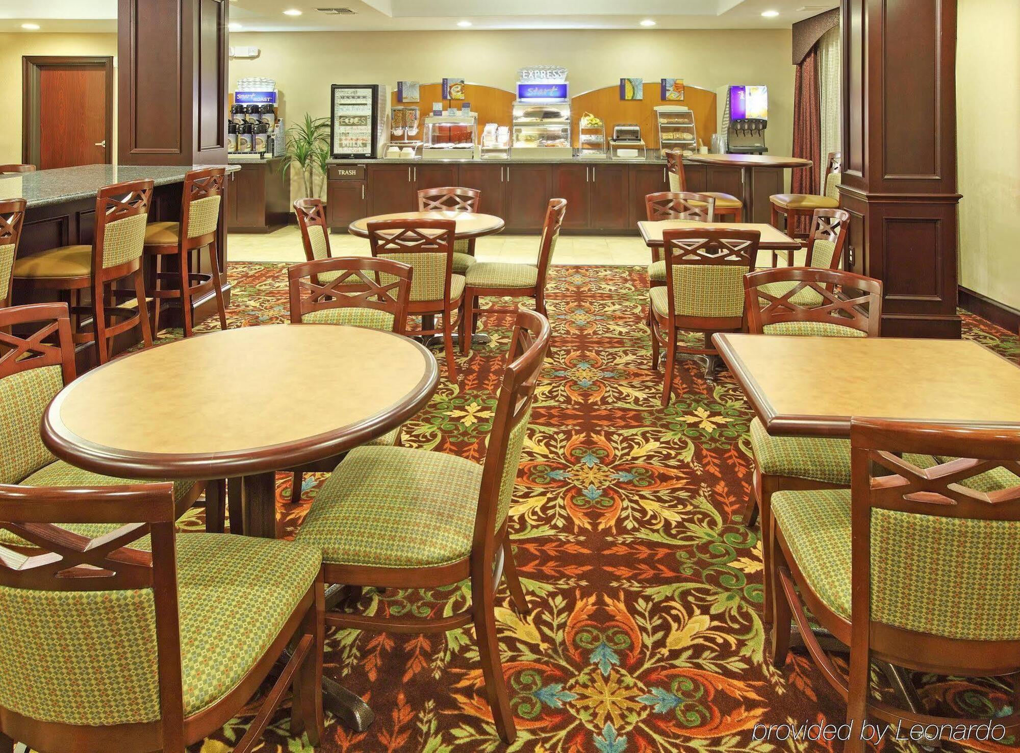 Holiday Inn Express Hotel & Suites Henderson - Traffic Star By Ihg Экстерьер фото