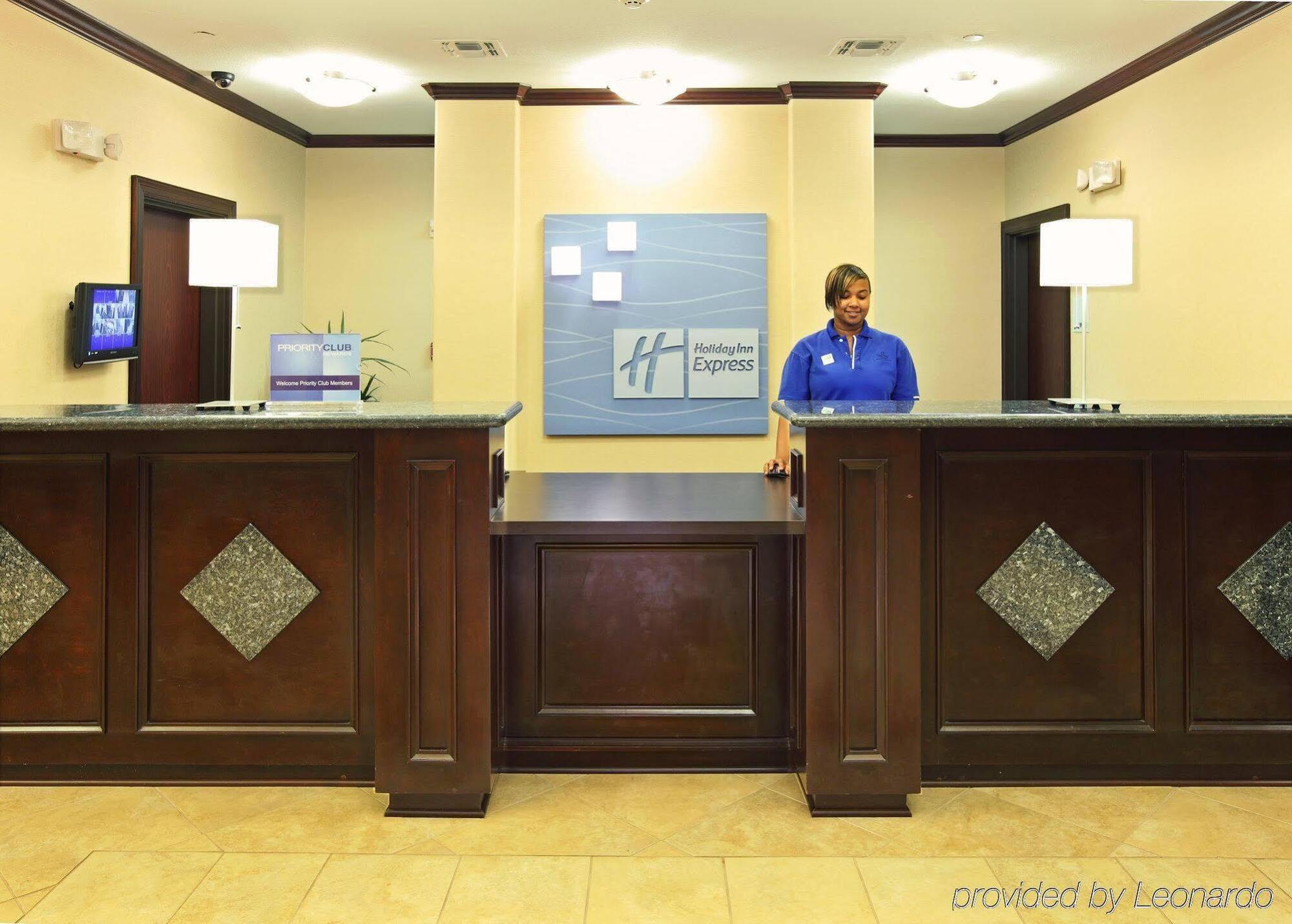 Holiday Inn Express Hotel & Suites Henderson - Traffic Star By Ihg Экстерьер фото